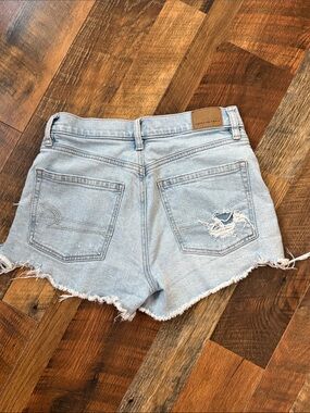 American Eagle 90s Boyfriend Distressed Denim Shorts Size 0 Light Wash
